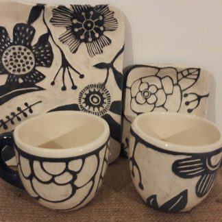 Taza café con leche chica esgrafiada